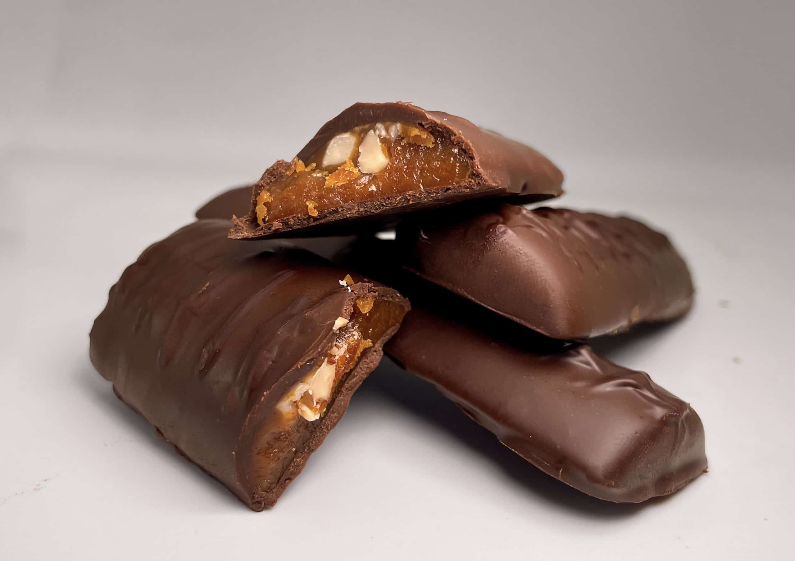 Cacao-free chocolate bars