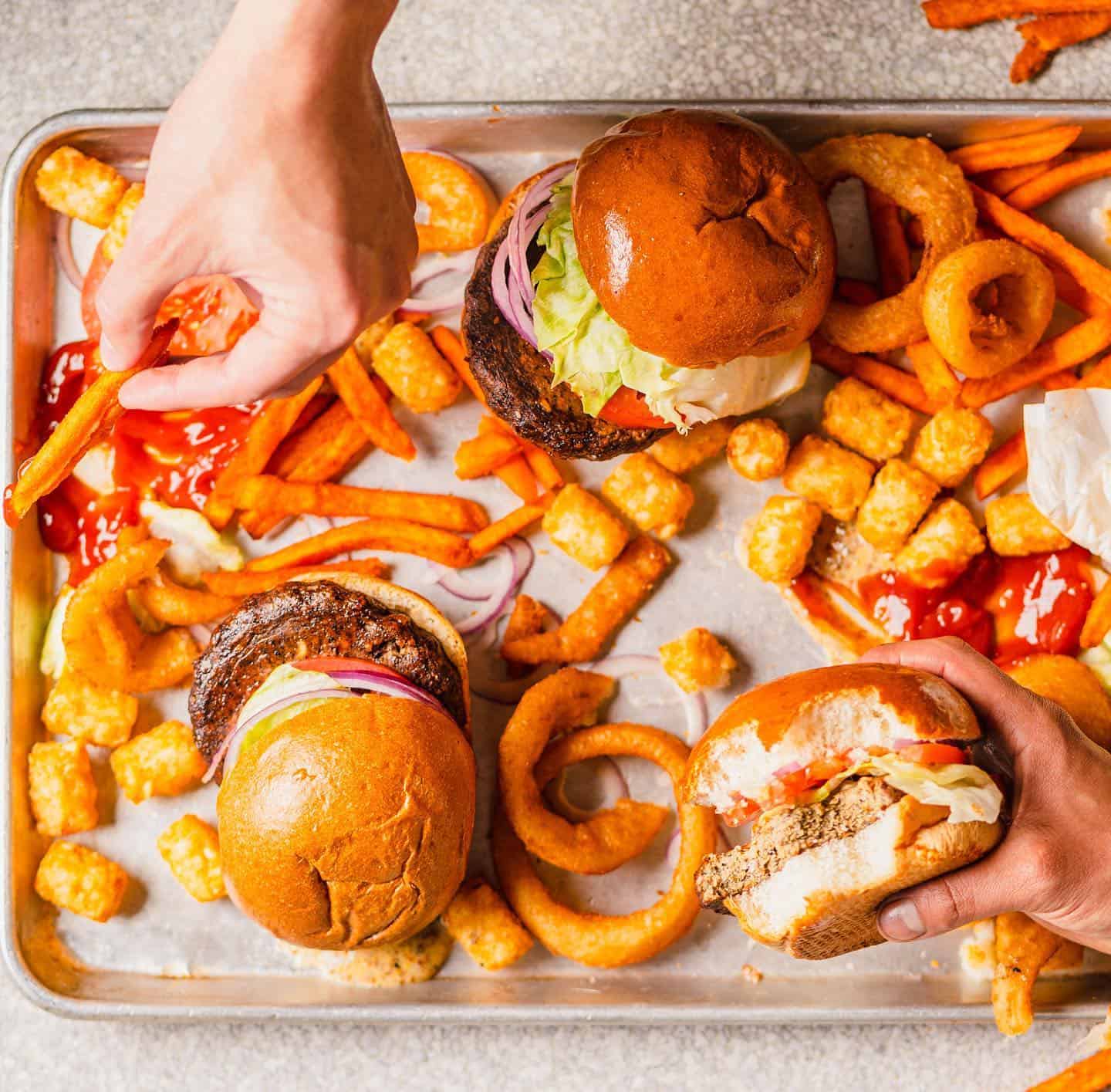 planet-based-hemp-burgers-tray